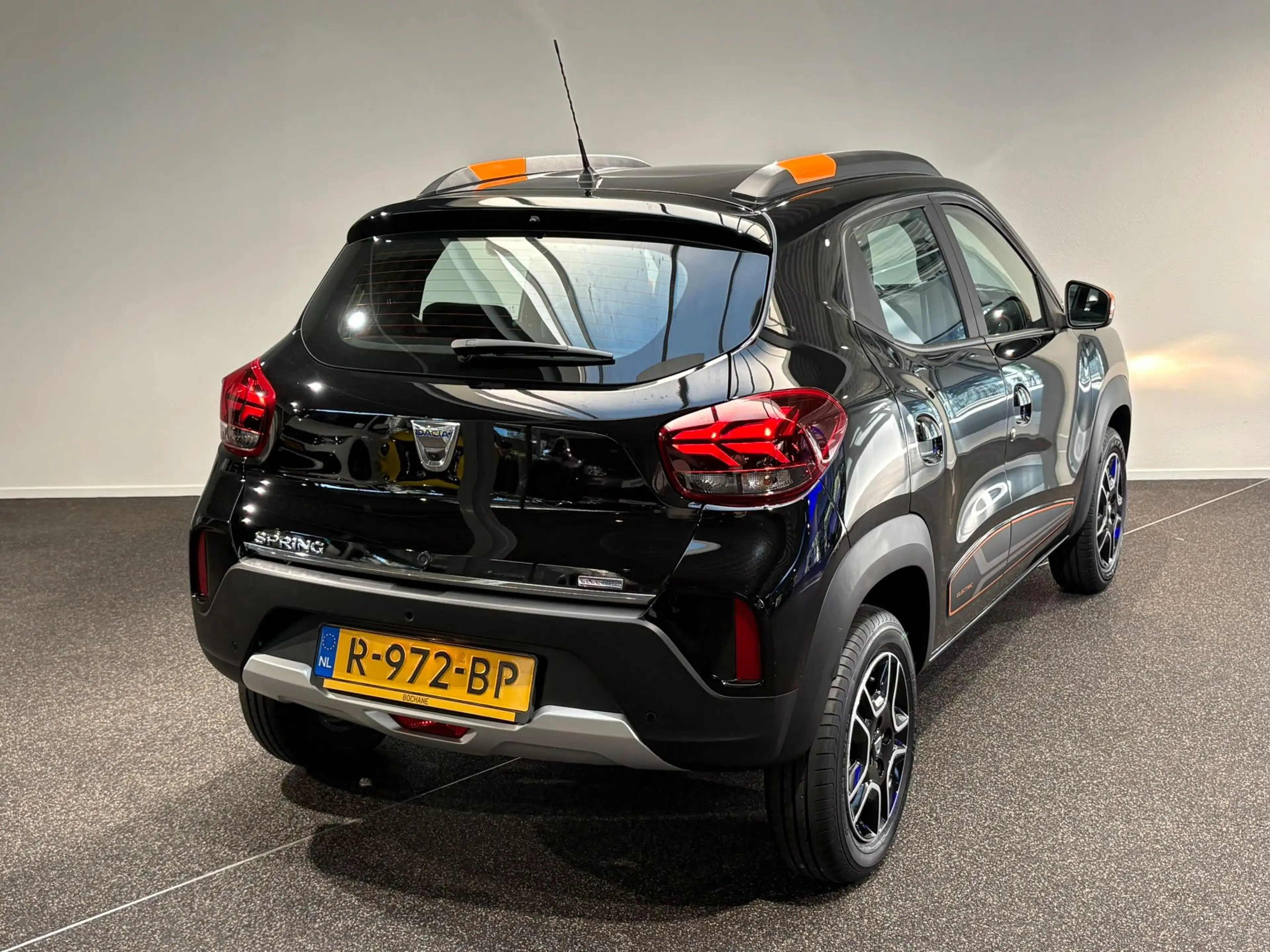 Dacia Spring Comfort Plus 27 kWh | Navigatie | Airco | Camera | — photo 2