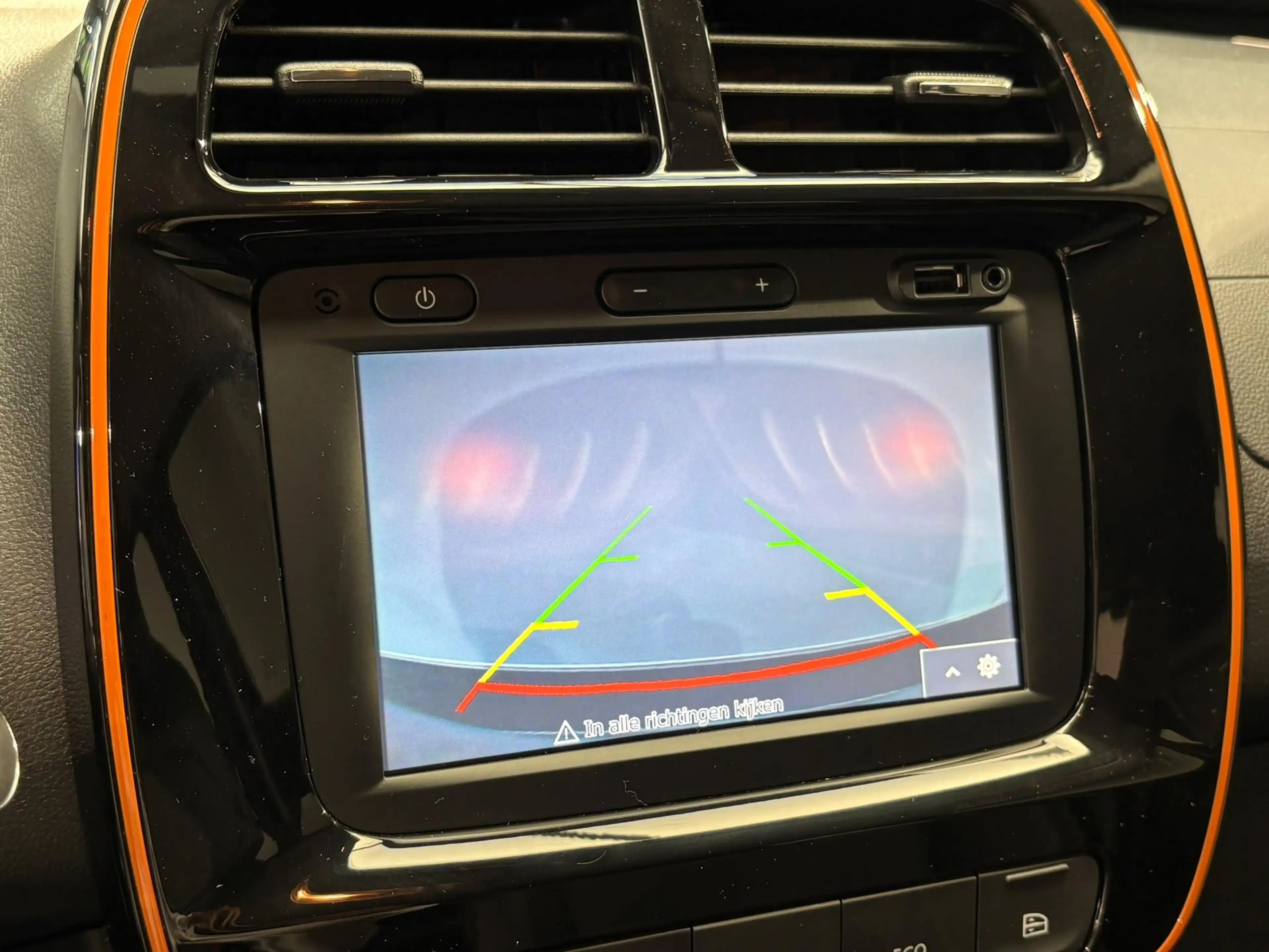 Dacia Spring Comfort Plus 27 kWh | Navigatie | Airco | Camera | — photo 11