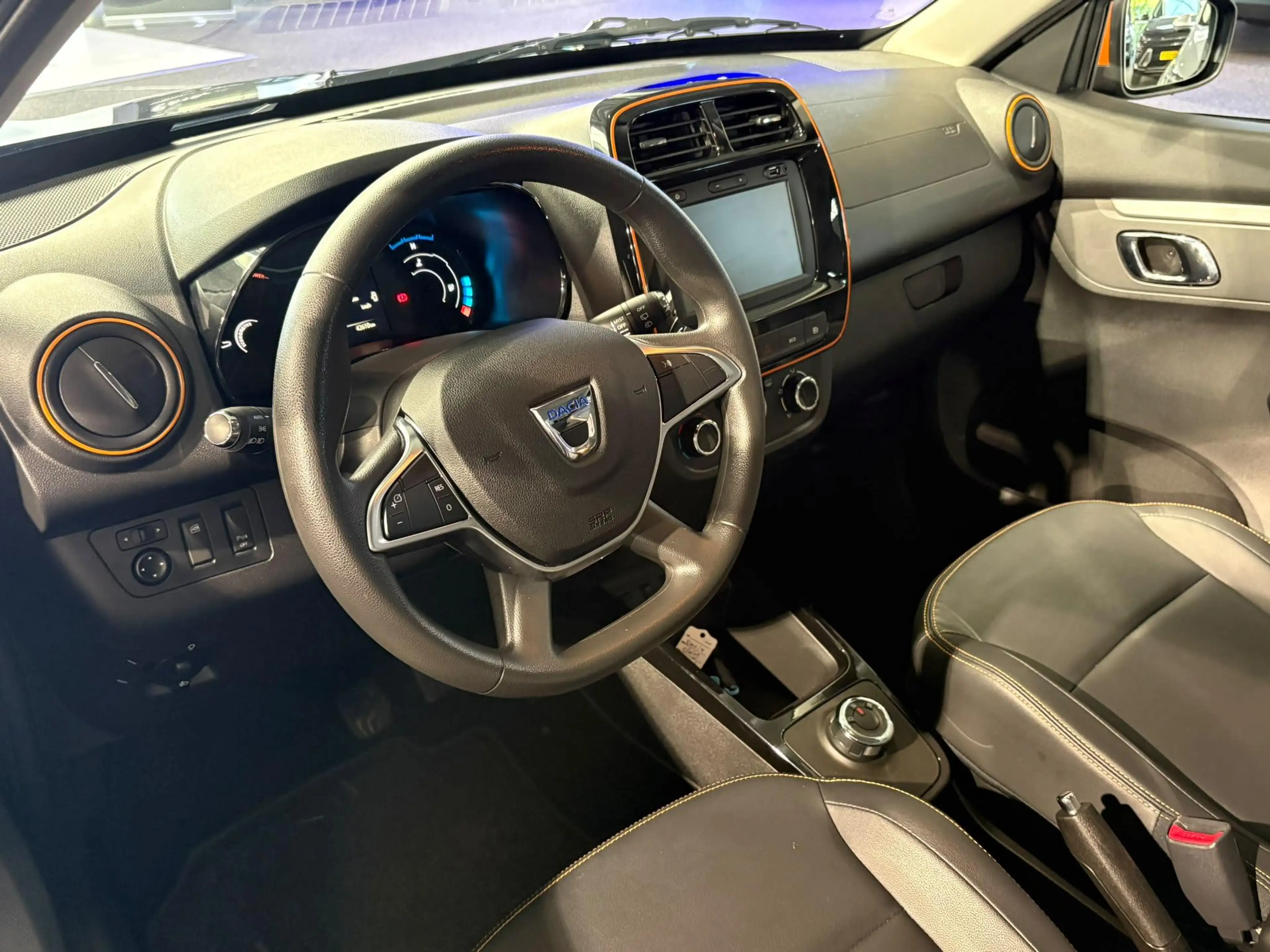Dacia Spring Comfort Plus 27 kWh | Navigatie | Airco | Camera | — photo 23