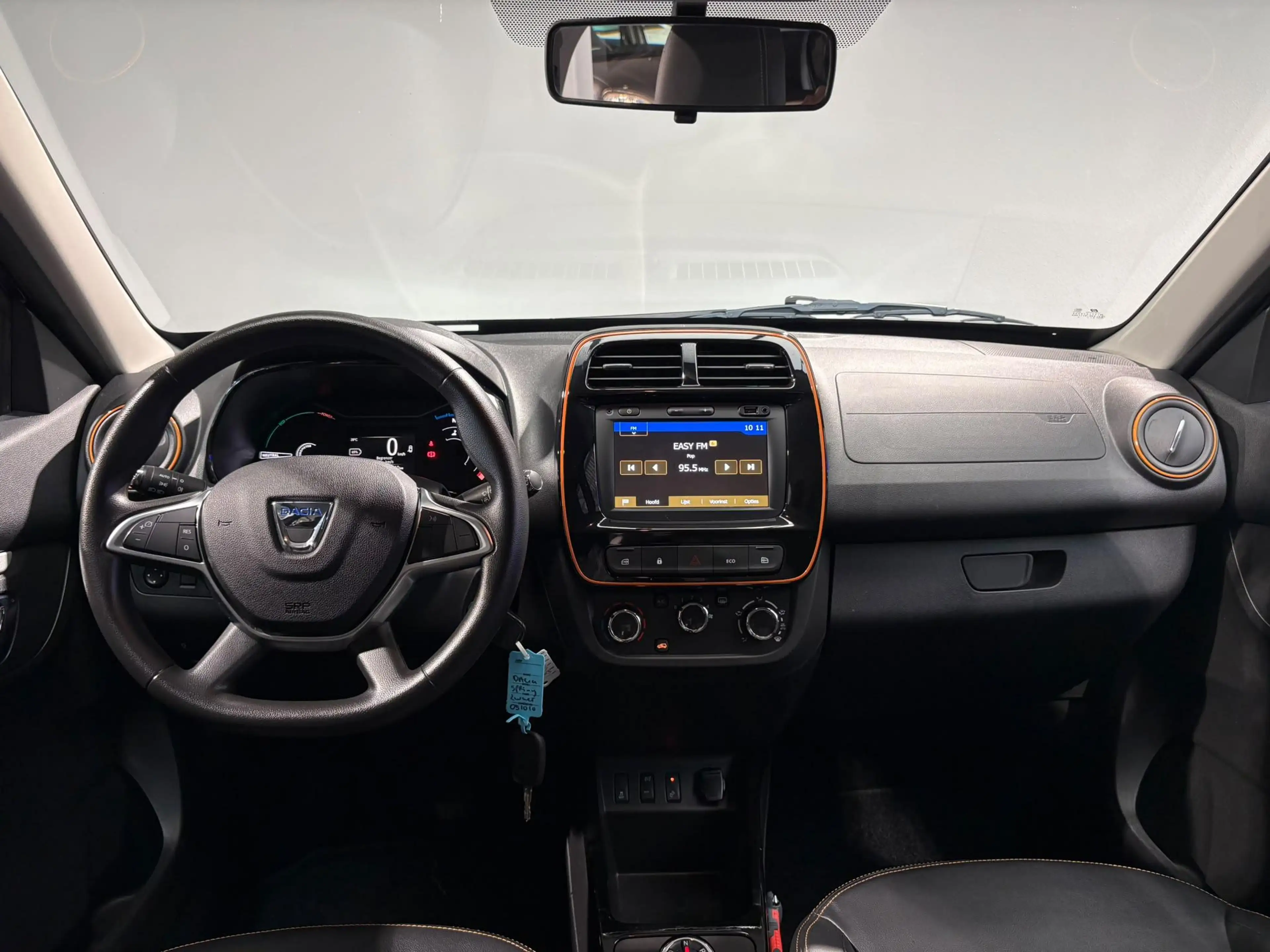 Dacia Spring Comfort Plus 27 kWh | Navigatie | Airco | Camera | — photo 3