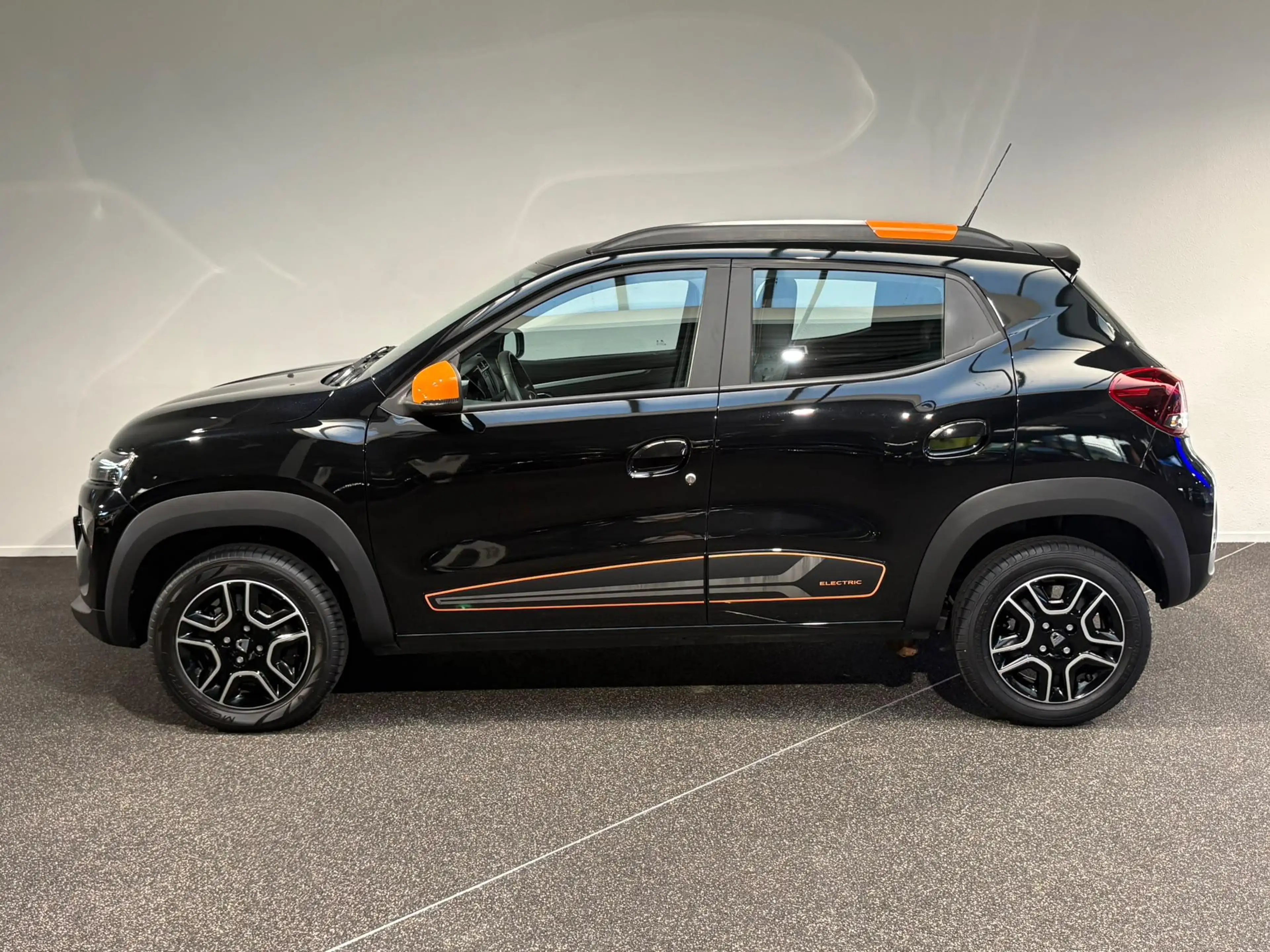 Dacia Spring Comfort Plus 27 kWh | Navigatie | Airco | Camera | — photo 15