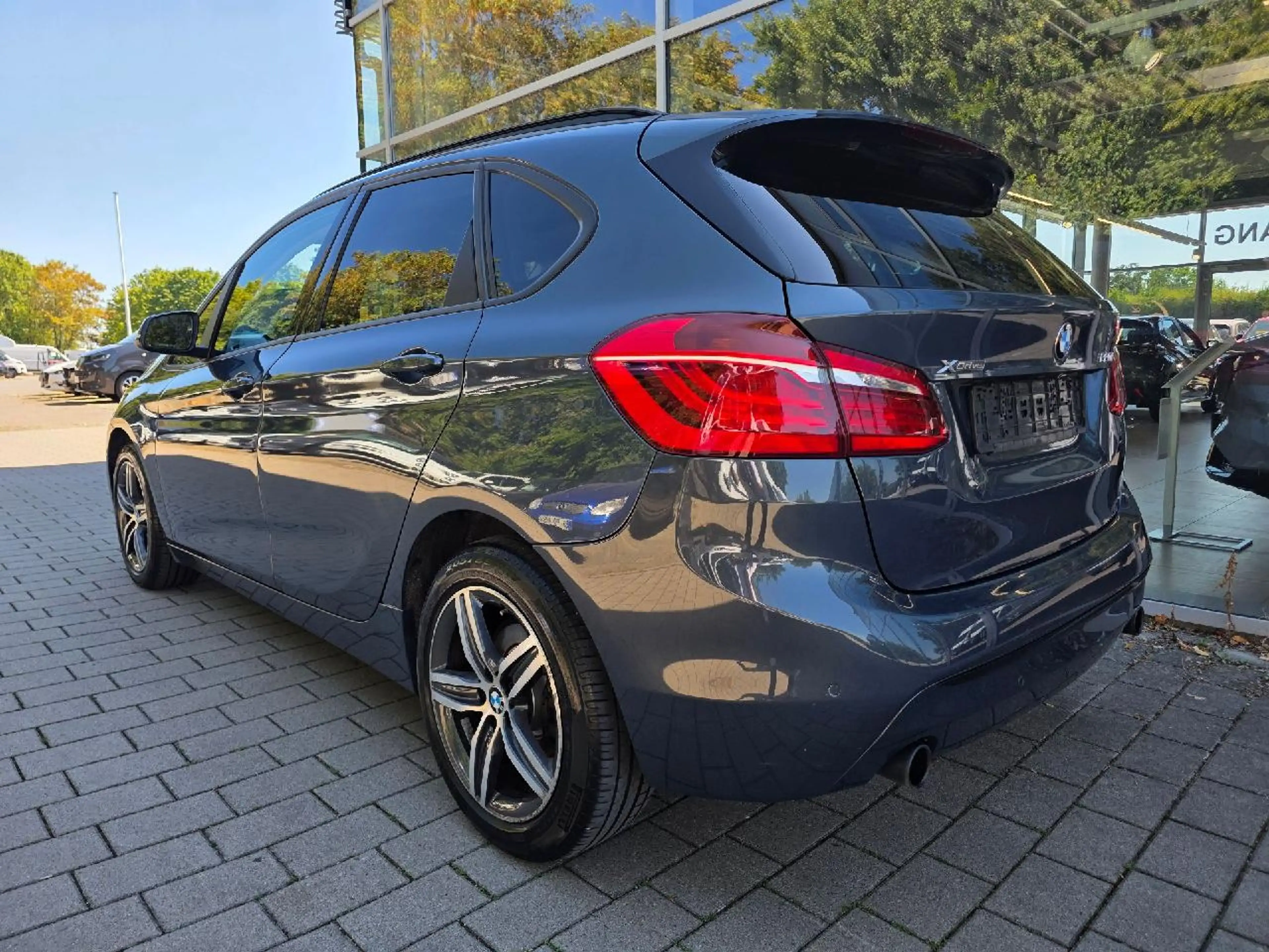 BMW 220 220d xDrive Sport-Line Autom. LED Leder Navi RFK.. — photo 3