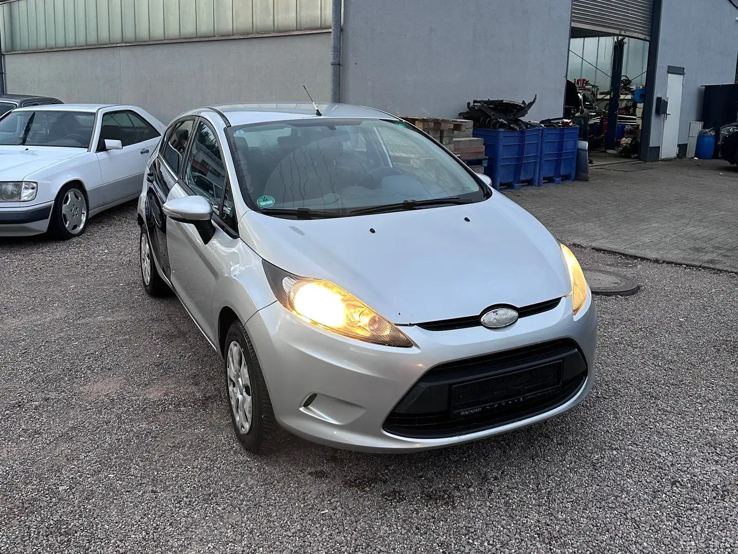 Ford Fiesta 1.4 TDCI Ambiente Grau - 1