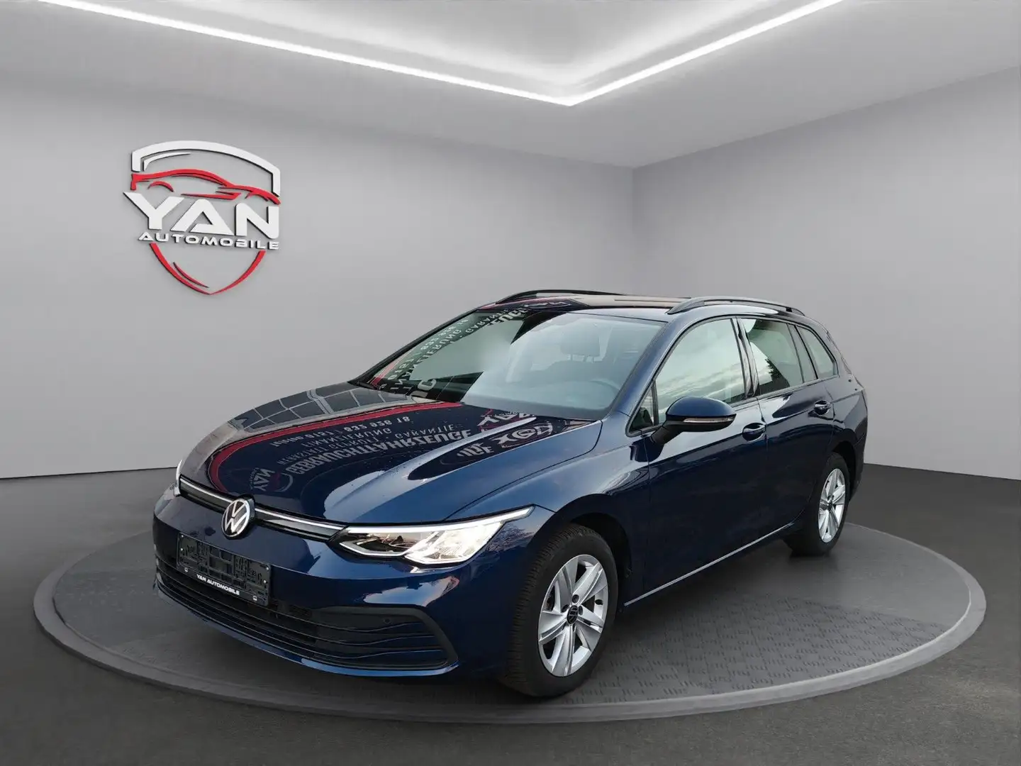 Volkswagen Golf VIII Variant Life ''Navi ohne Funktion'' Blau - 1