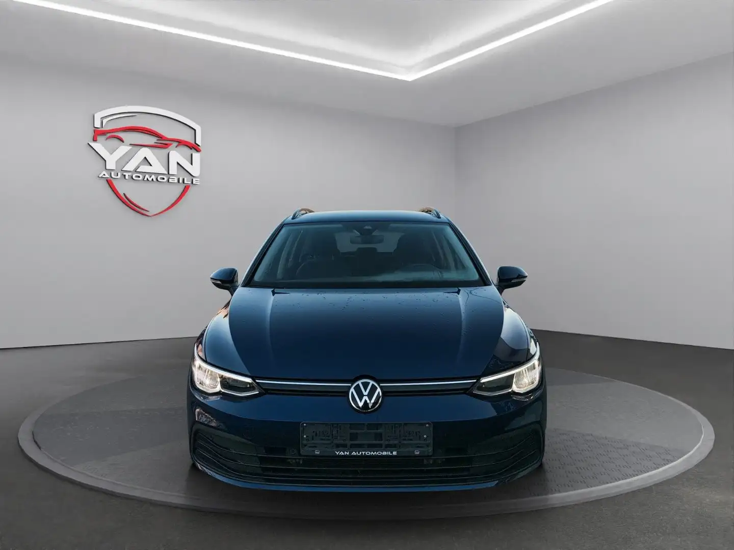 Volkswagen Golf VIII Variant Life ''Navi ohne Funktion'' Blau - 2