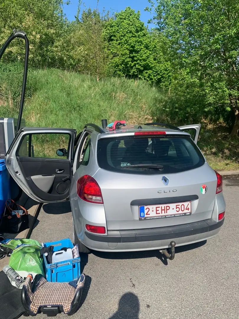 Renault Clio 1.2 16V 75 Grandtour Dynamique - 2