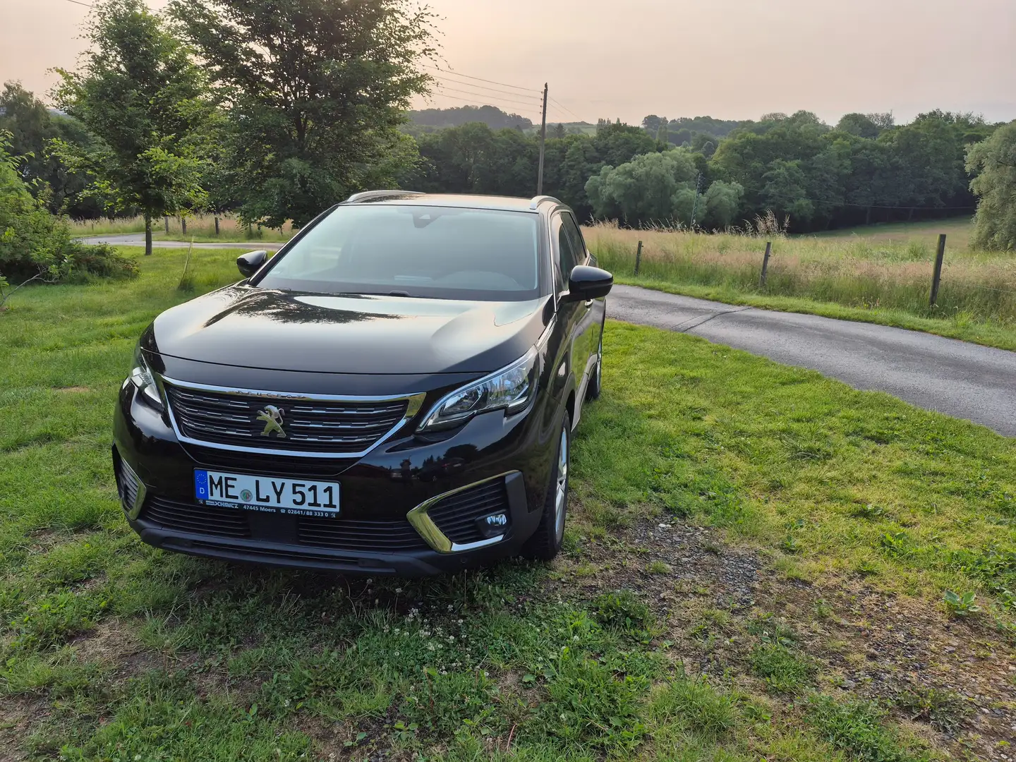 Peugeot 5008 5008 BlueHDi 130 Allure Business-Paket Schwarz - 2