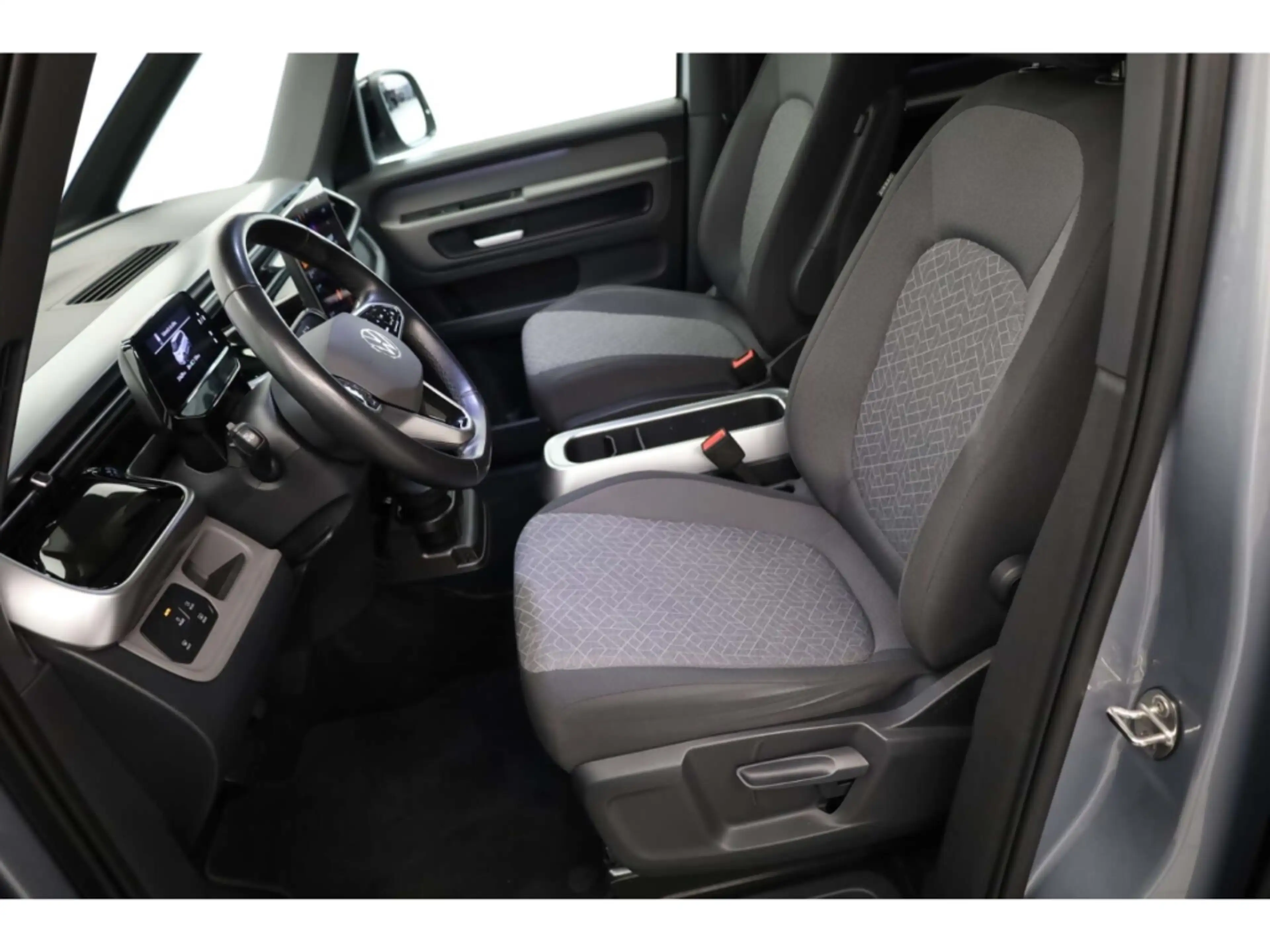 Volkswagen ID. Buzz Pro 84 kWh AHK/LED/ACC/Keyless/RFK/SH — photo 6