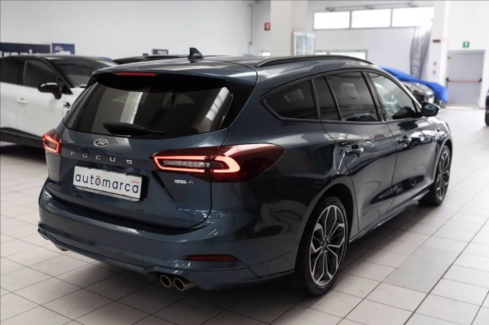Ford Focus SW 1.0t ecoboost h ST-Line X 125cv Bleu - 2