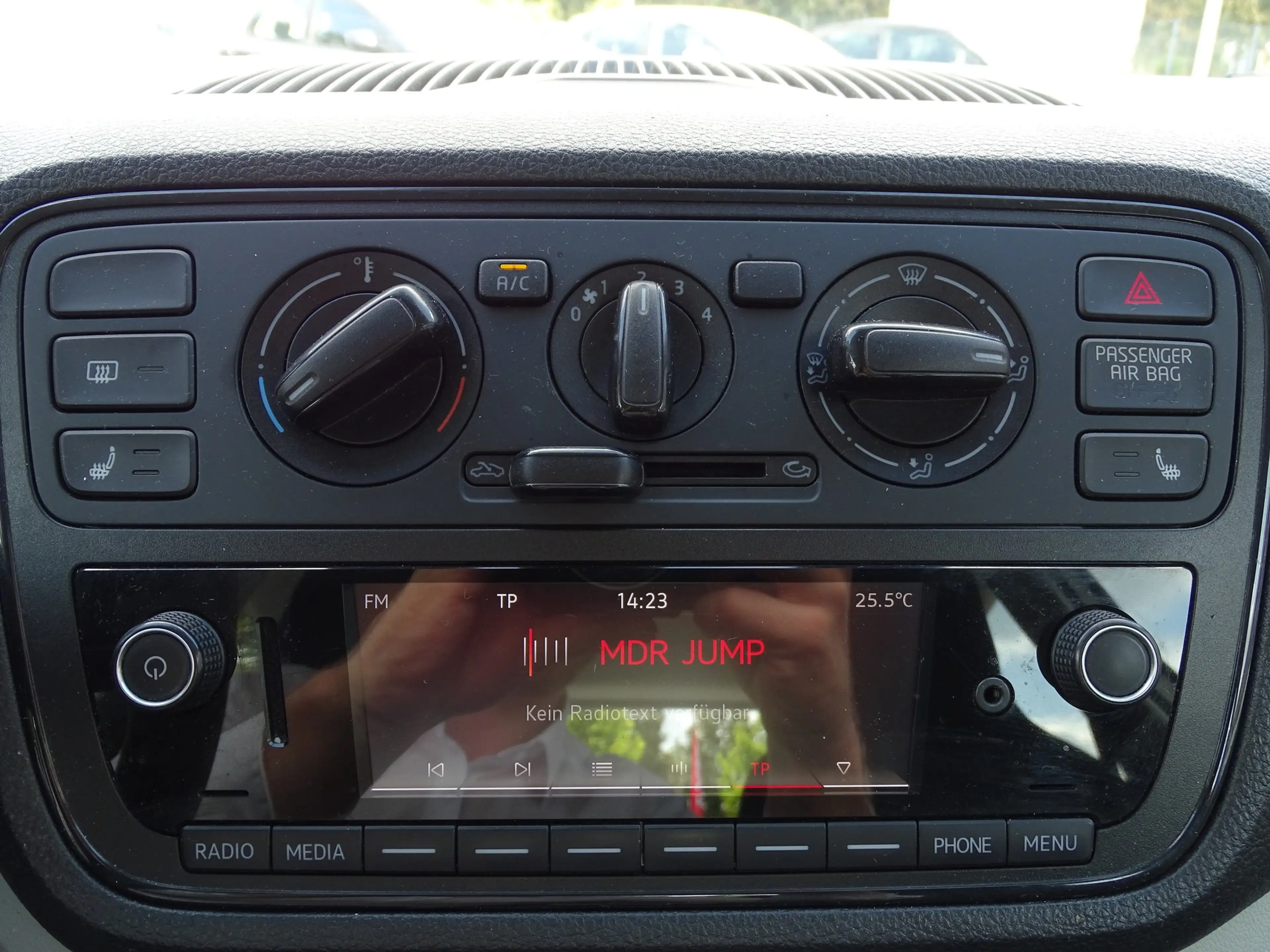 SEAT Mii 1.0 Style Klima Sitzheizung AUX 1.Hand — photo 11