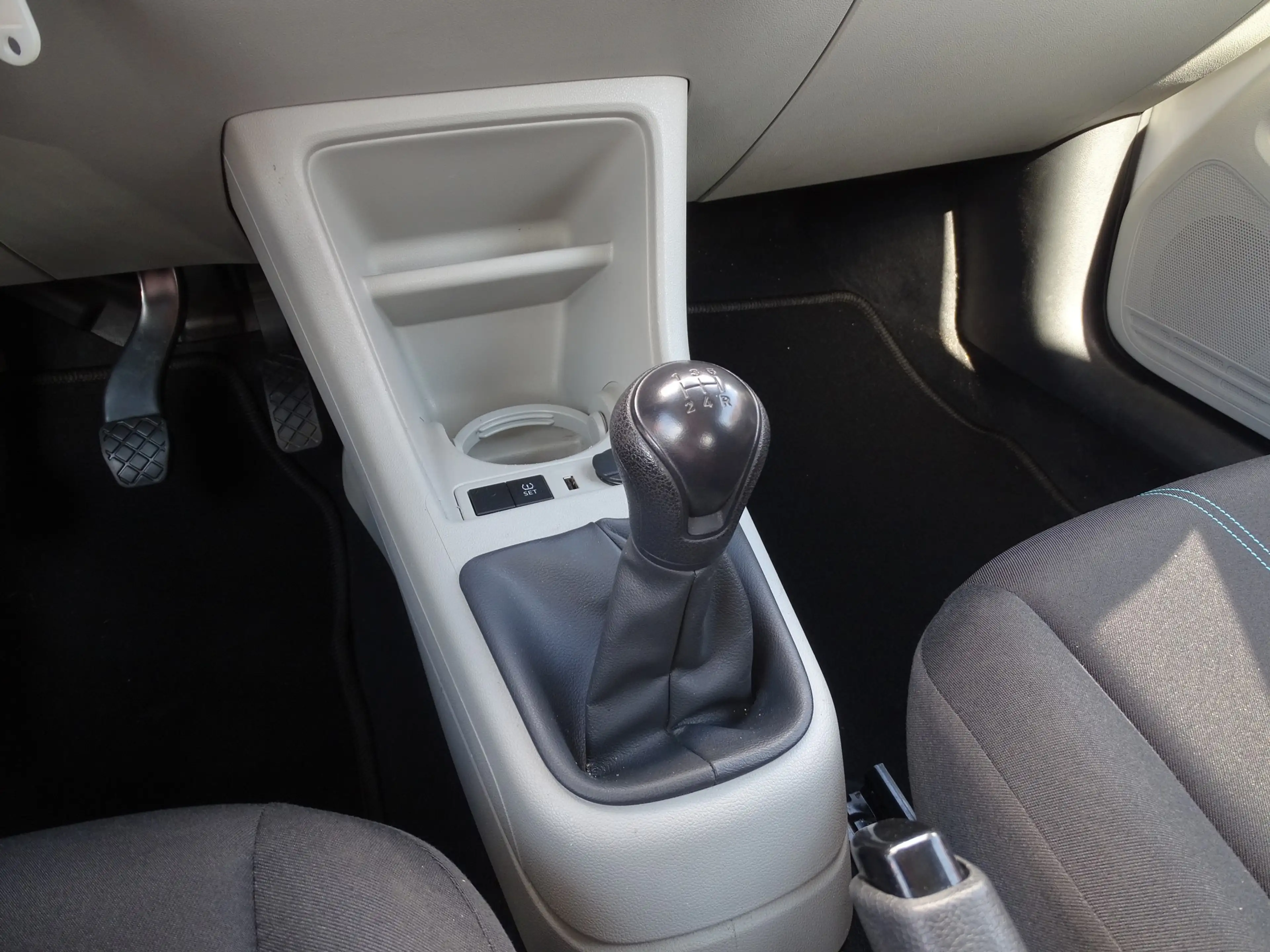 SEAT Mii 1.0 Style Klima Sitzheizung AUX 1.Hand — photo 14