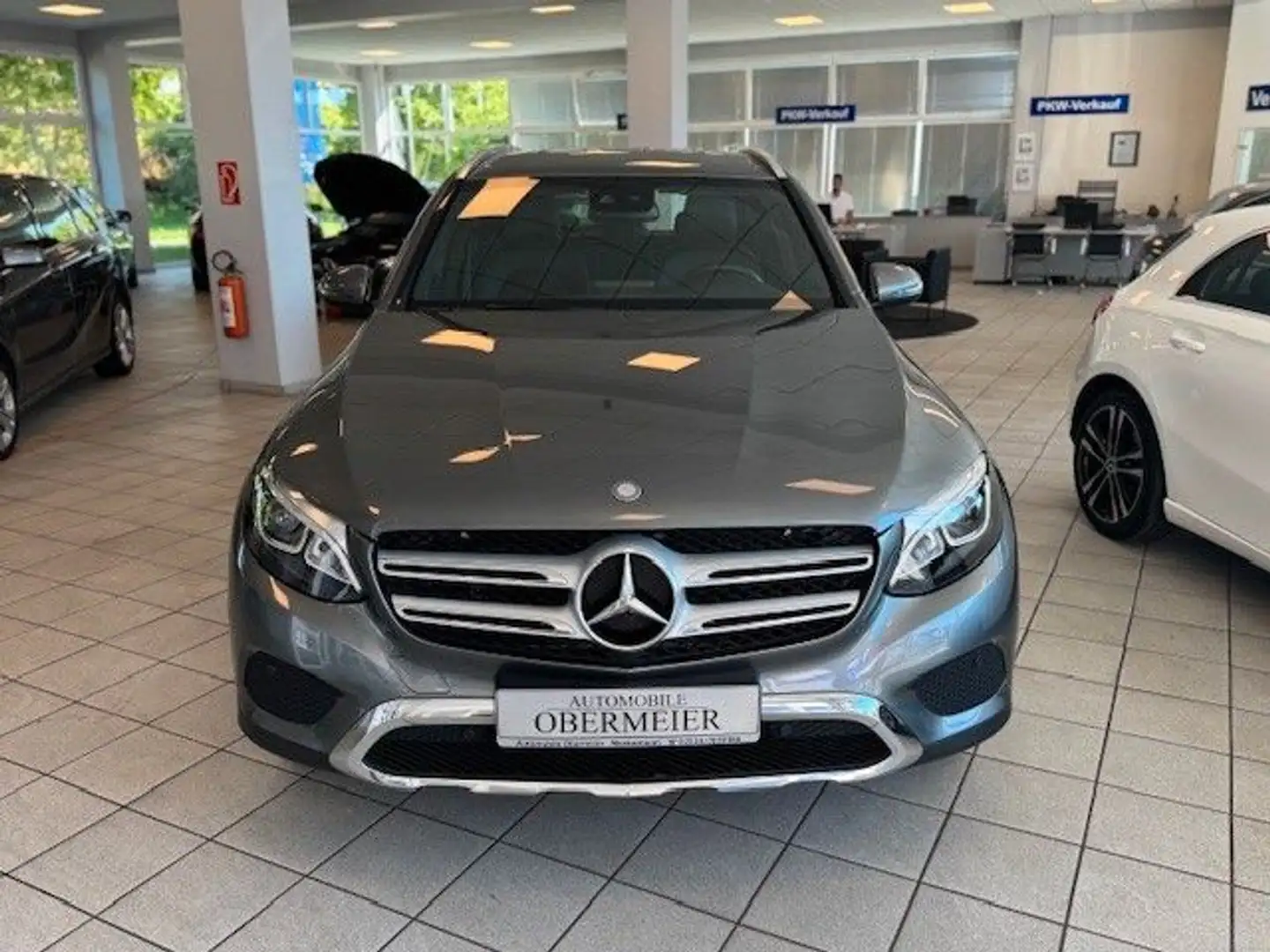 Mercedes-Benz GLC 250 d Luxury/AMG 9G-Tr. LED PTS SHZ AHK Navi Gris - 2
