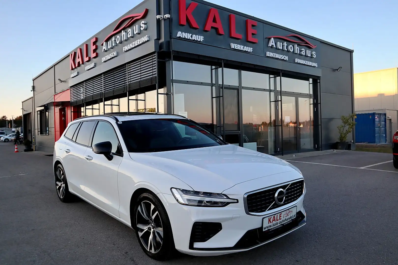 Volvo V60 T8 Twin Engine PHEV R-Design Geartronic*1.Besit... Blanc - 1