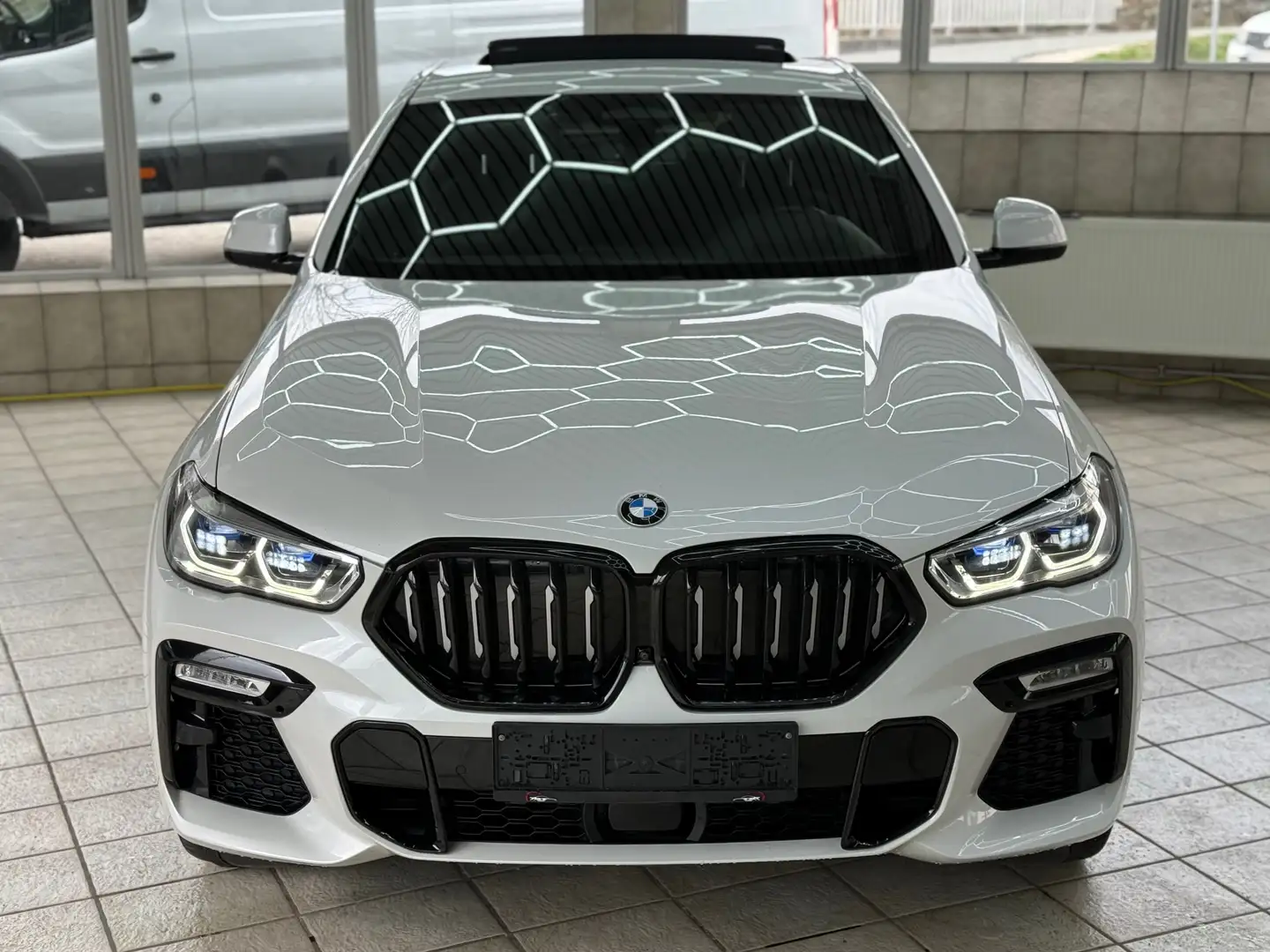 BMW X6 xDrive 30d / M-Sport / Mega Austattung Weiß - 2