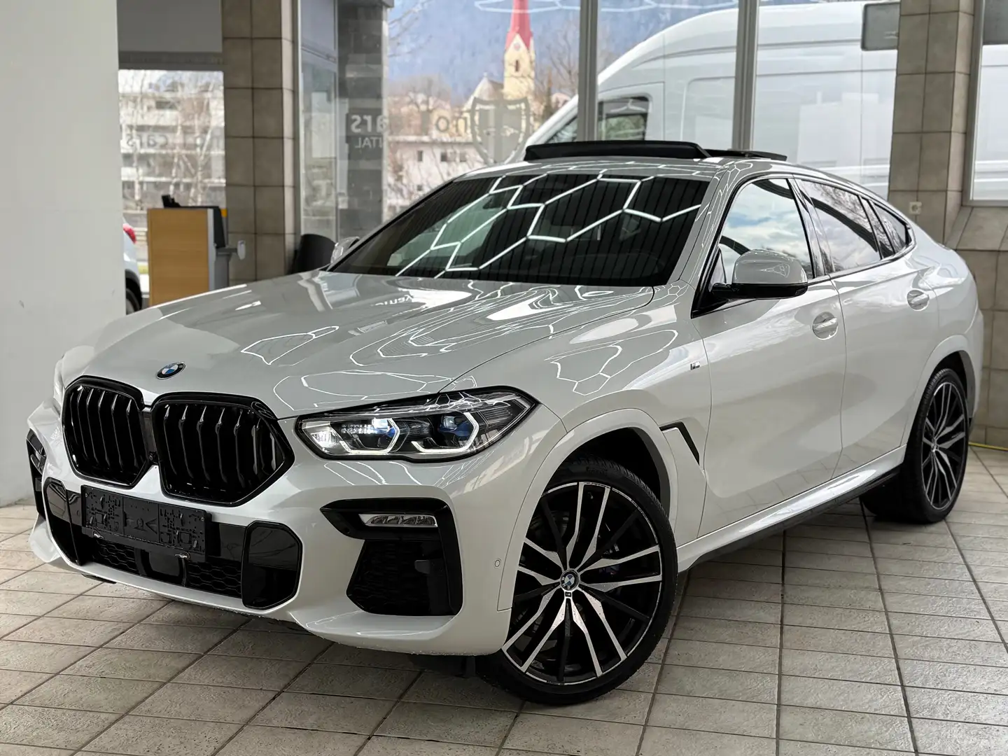 BMW X6 xDrive 30d / M-Sport / Mega Austattung Weiß - 1