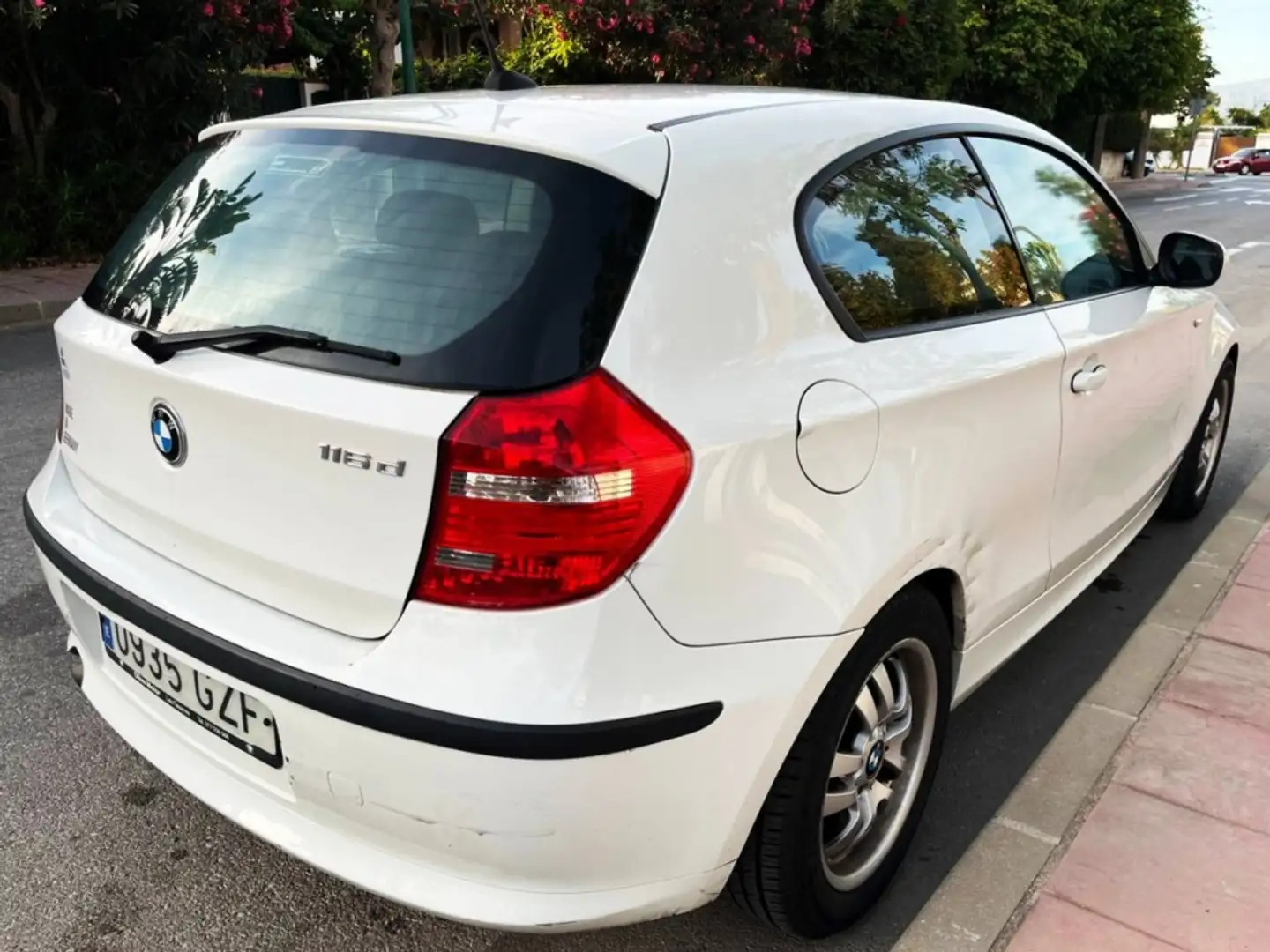 BMW BMW Serie 1 Berlina  Manual de 3 Puertas Blanc - 2