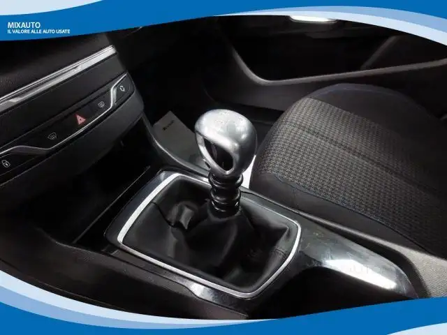 Peugeot 308 view 8