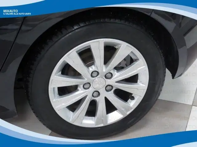 Peugeot 308 view 14