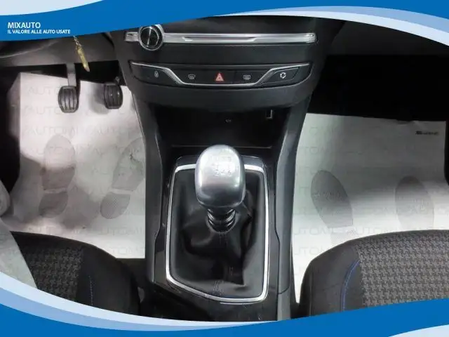 Peugeot 308 view 7
