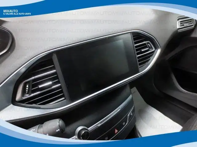 Peugeot 308 view 5