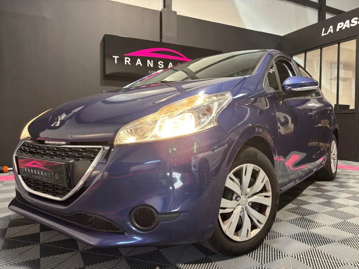 Peugeot 208 1.4 HDi 68ch BVM5 Active Bleu - 1
