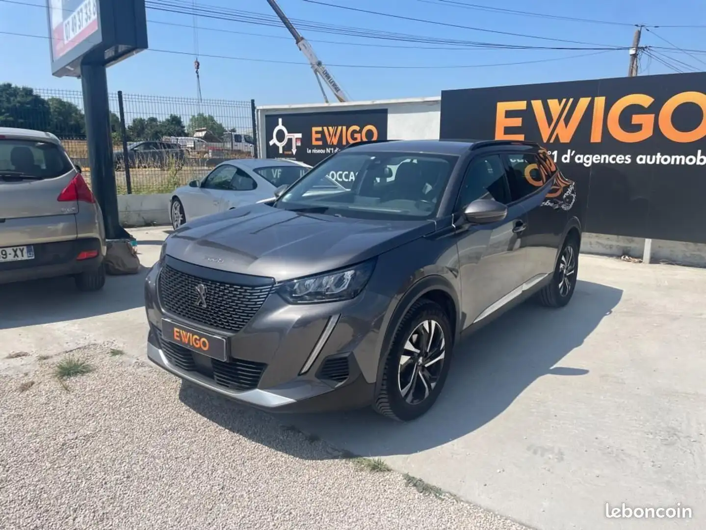 Peugeot 2008 GENERATION-I 1.5 BLUEHDI 100 ALLURE Gris - 1