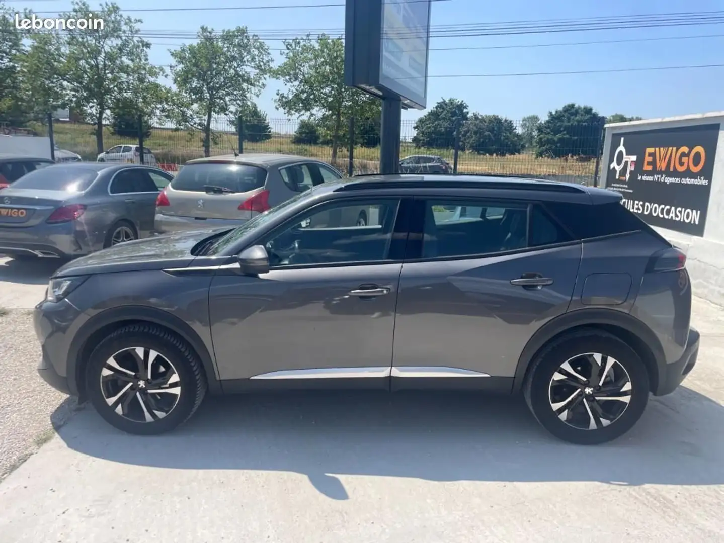 Peugeot 2008 GENERATION-I 1.5 BLUEHDI 100 ALLURE Gris - 2