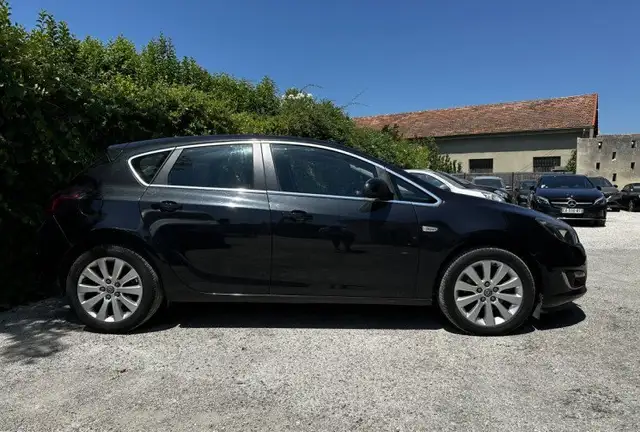 Opel Astra view 6