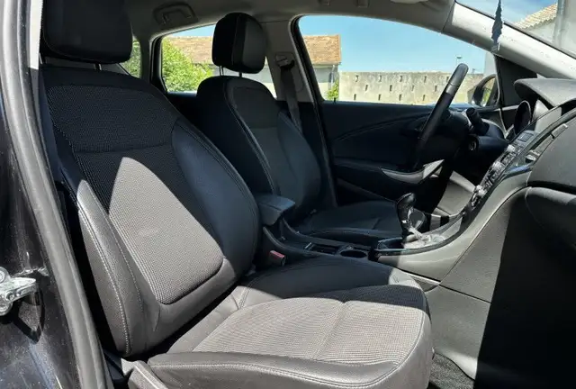 Opel Astra view 13