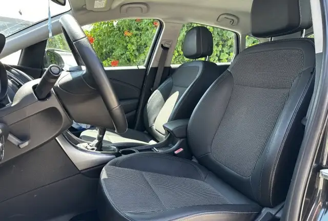 Opel Astra view 10