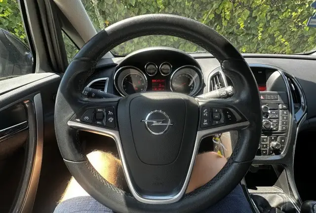 Opel Astra view 14