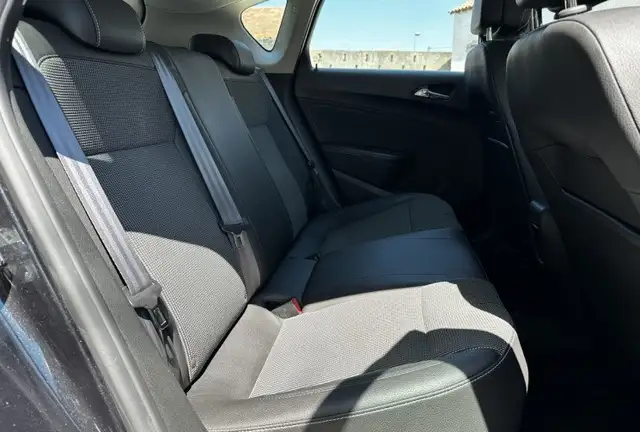 Opel Astra view 12