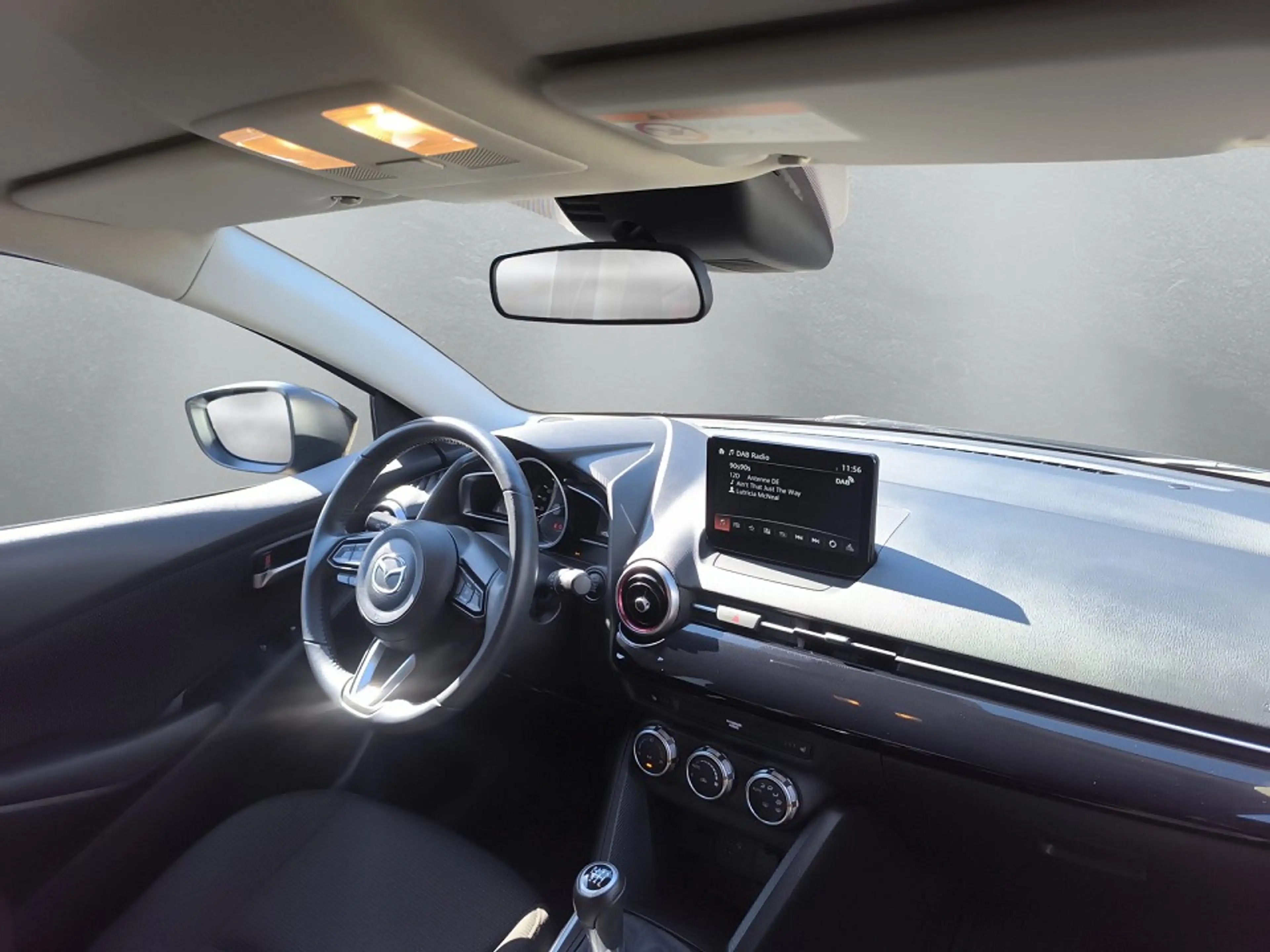Mazda 2 SKYACTIV-G 90 6-Gang Homura 16", Kamera, Sitzheiz — photo 11