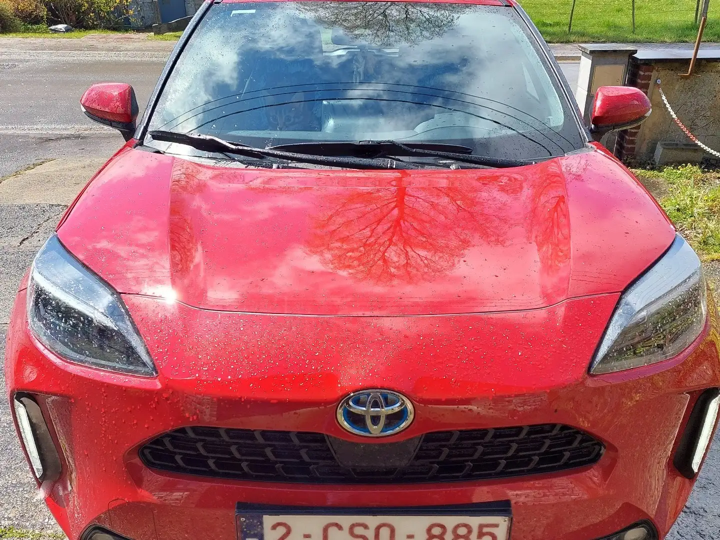 Toyota Yaris Cross 1.5i VVT-i Hybrid Dynamic Plus E-CVT Rouge - 1