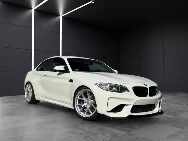 BMW M2 view 7