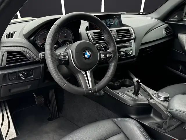 BMW M2 view 10