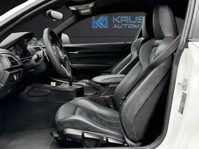 BMW M2 view 9