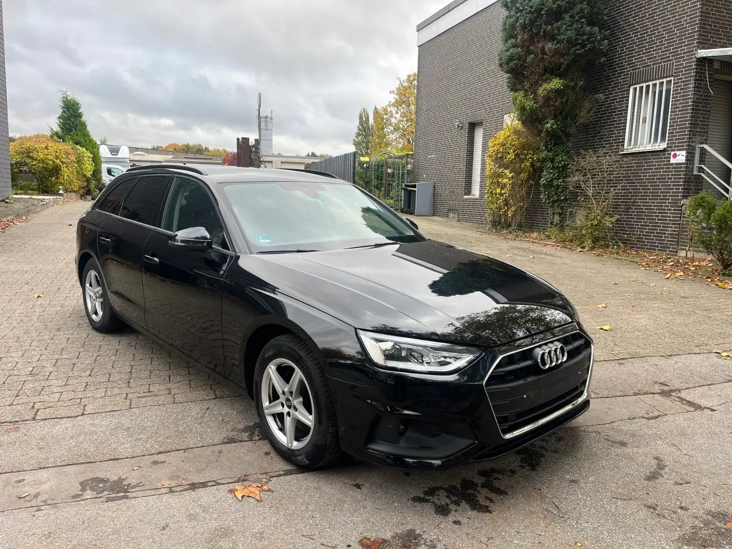 Audi A4 Avant 35 TFSI *KAMERA*NAVI*BANG & OLUFSEN* Schwarz - 1