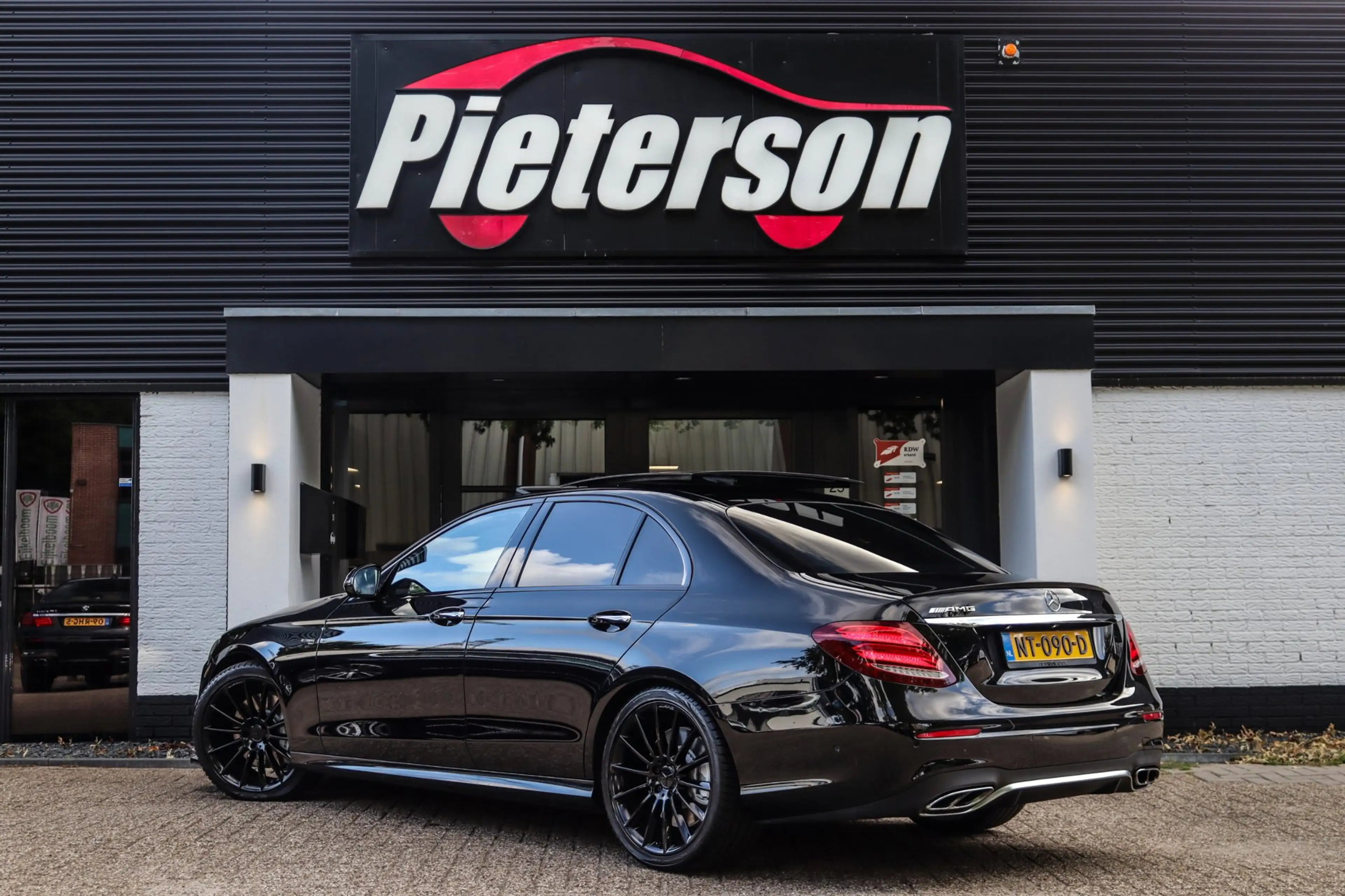 Mercedes-Benz E 43 AMG 4Matic PANO BURMESTER MEMORY — photo 13