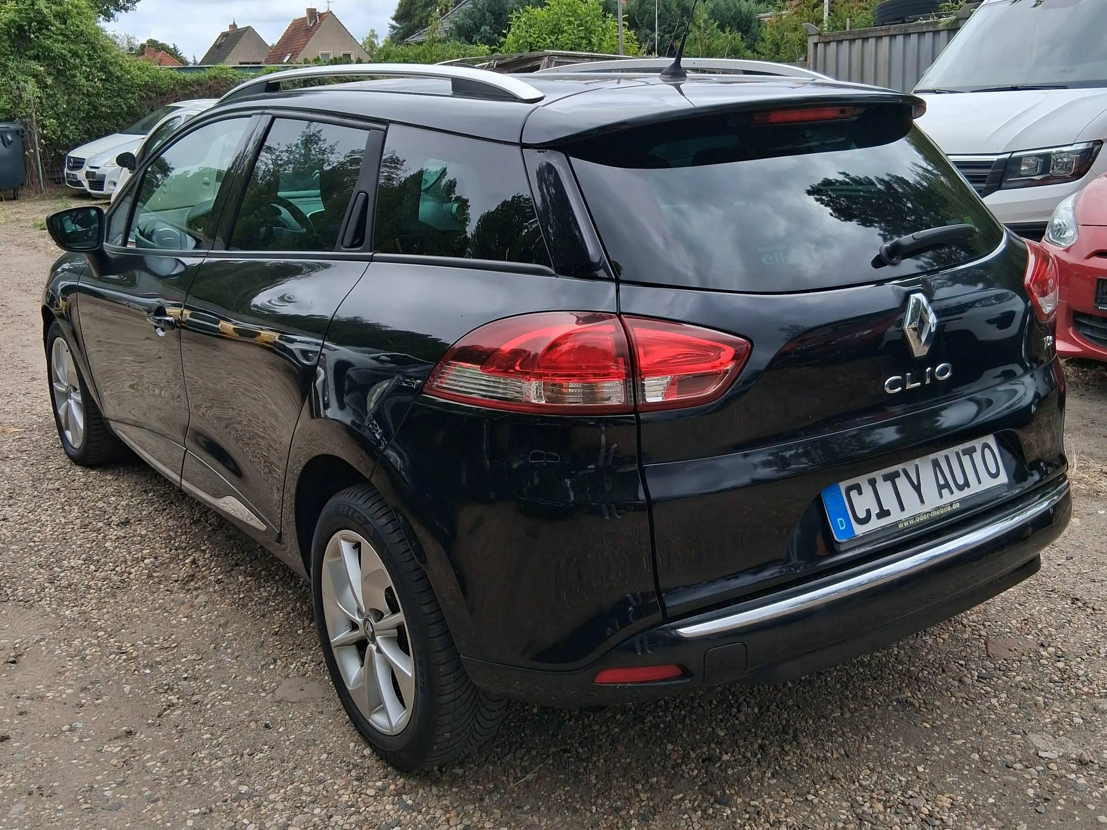 Renault Clio Limited — photo 3