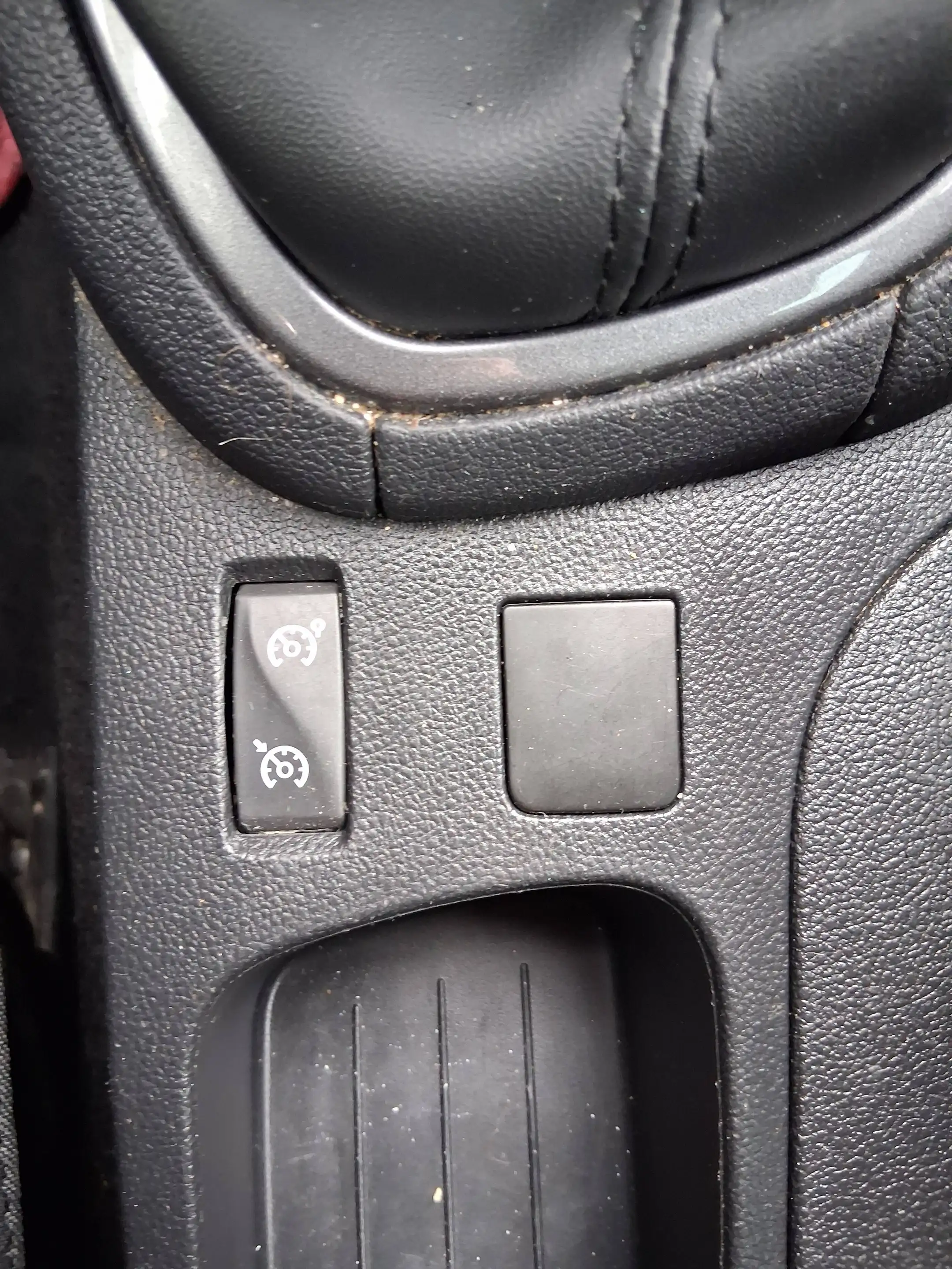 Renault Clio Limited — photo 15