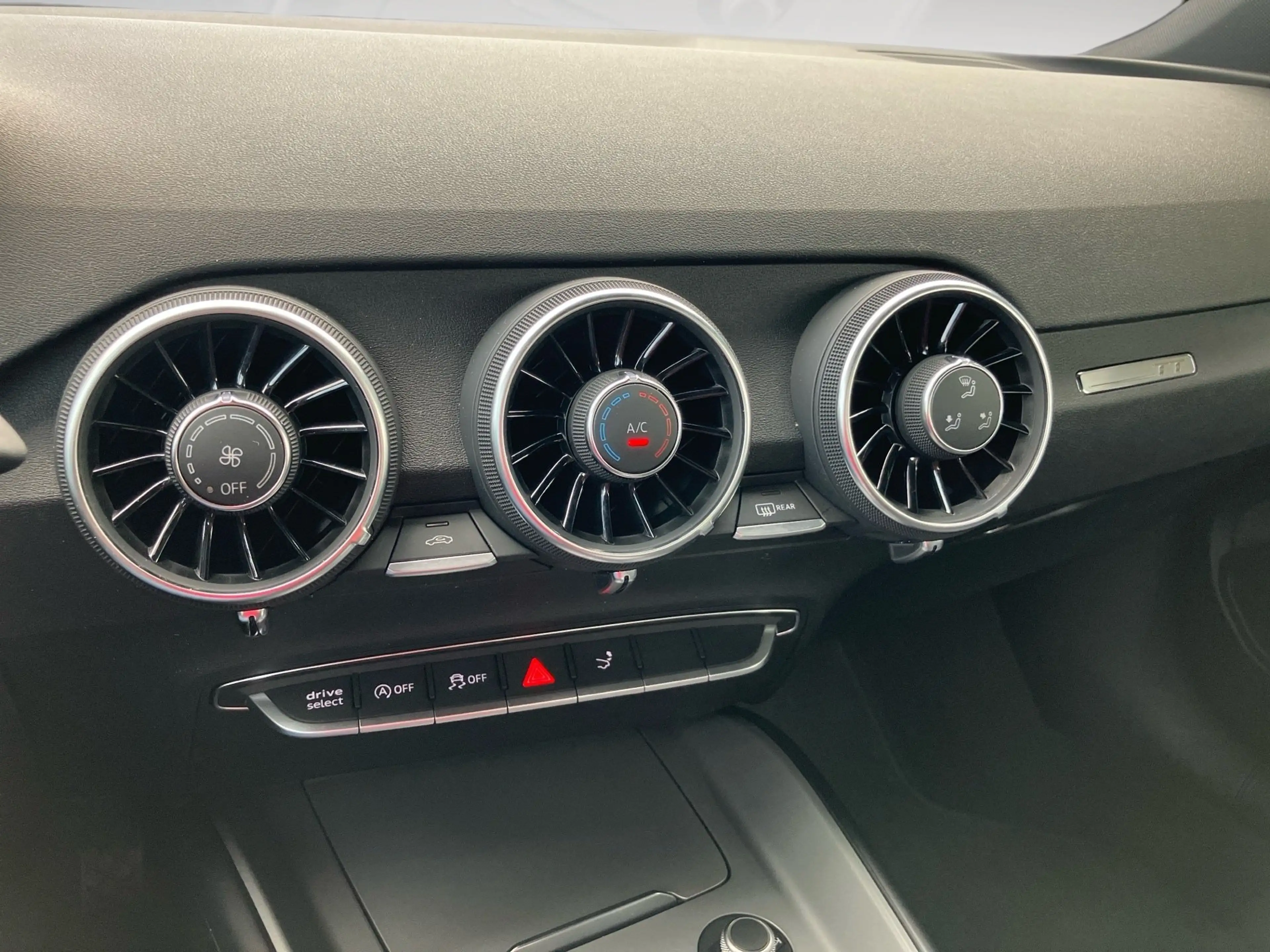 Audi TT Coupé S-LINE 40TFSI 197PS.STRONIC.LED.KLIMA.20 ALU — photo 12