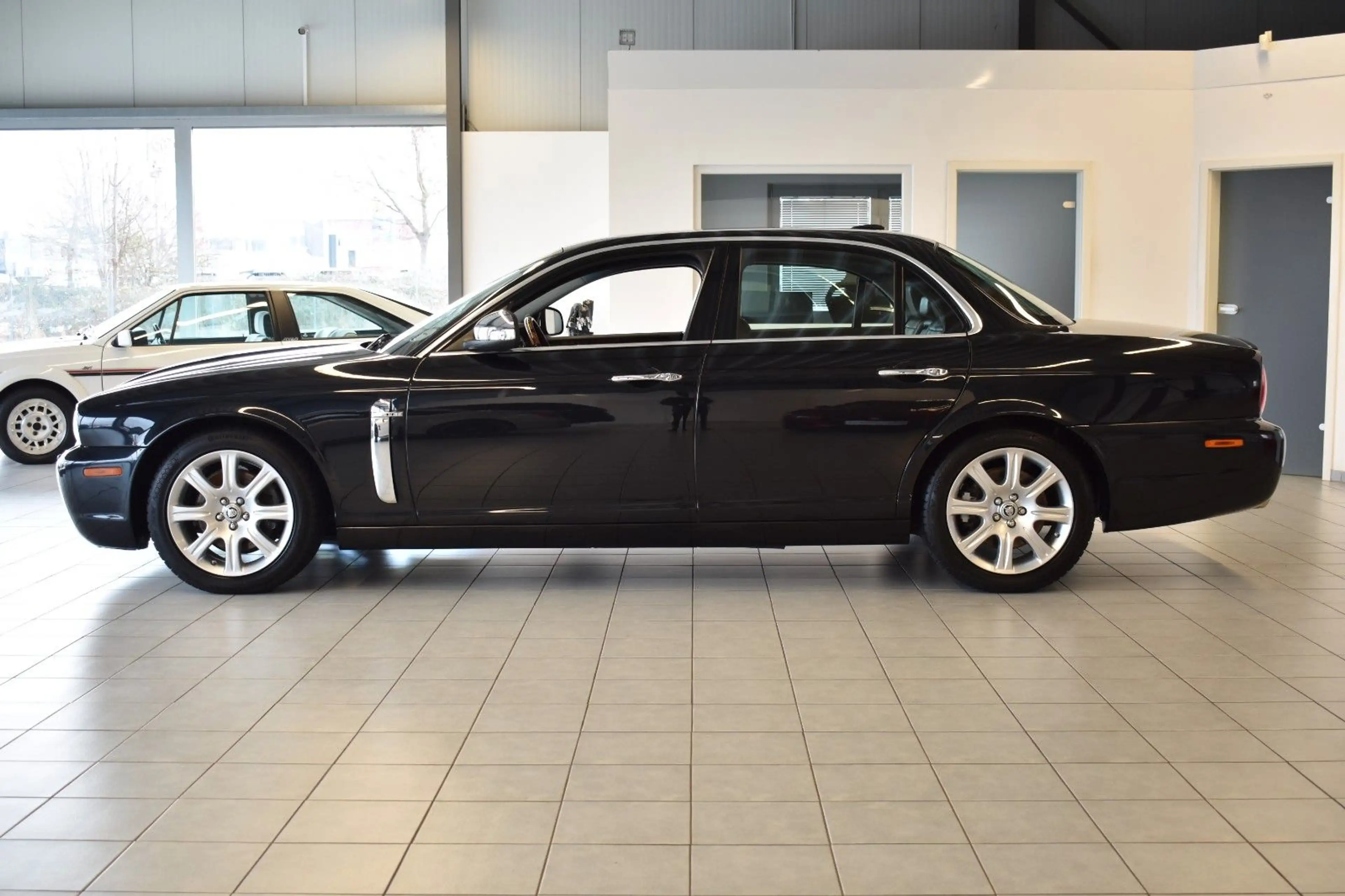 Jaguar XJ 4.2 XJ8 (X358) Executive FACELIFT/ — photo 4