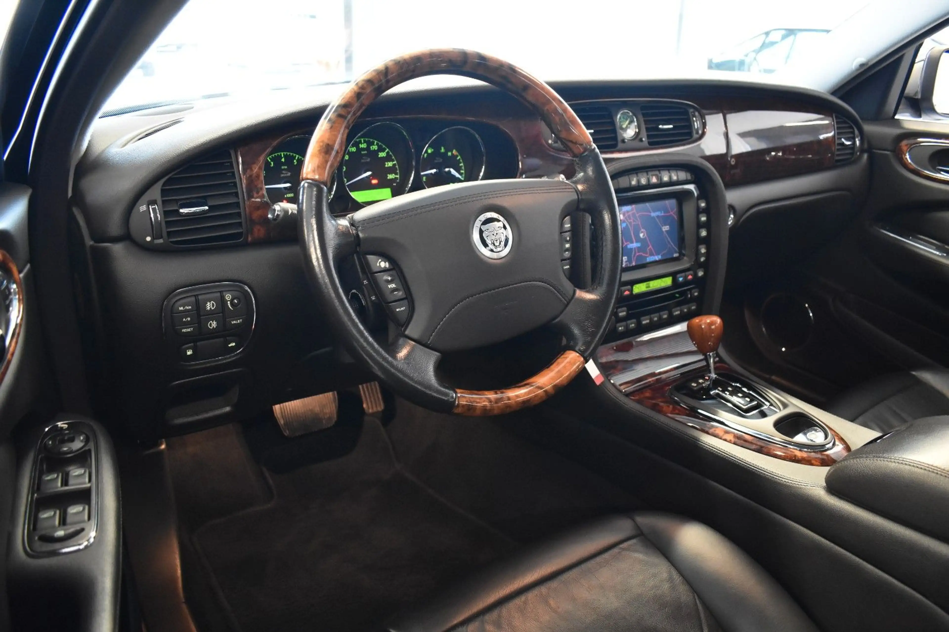 Jaguar XJ 4.2 XJ8 (X358) Executive FACELIFT/ — photo 15