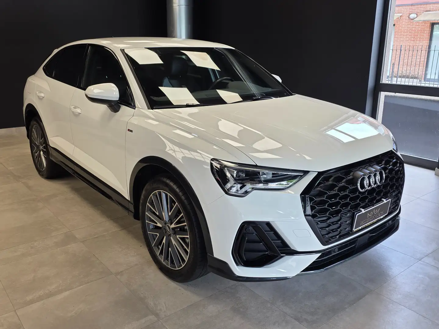 Audi Q3 Q3 Sportback1.5 tfsi mhev S line edition 150cv Wit - 1