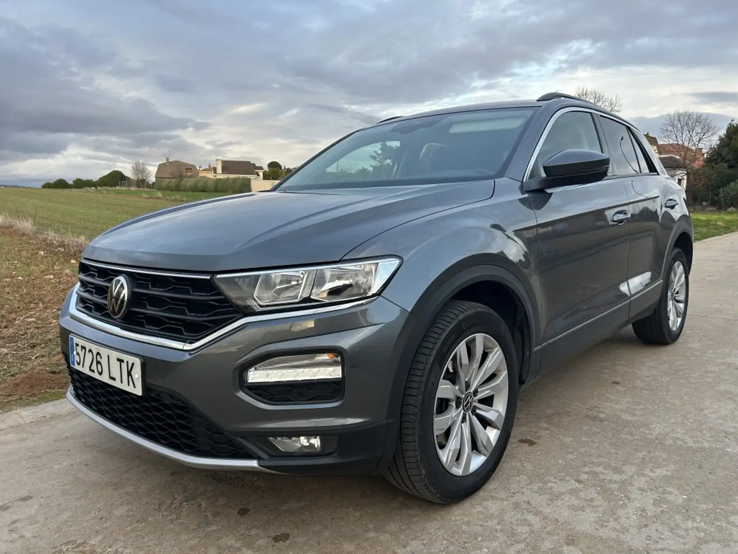 Volkswagen T-Roc 2.0TDI Advance DSG7 Gris - 1