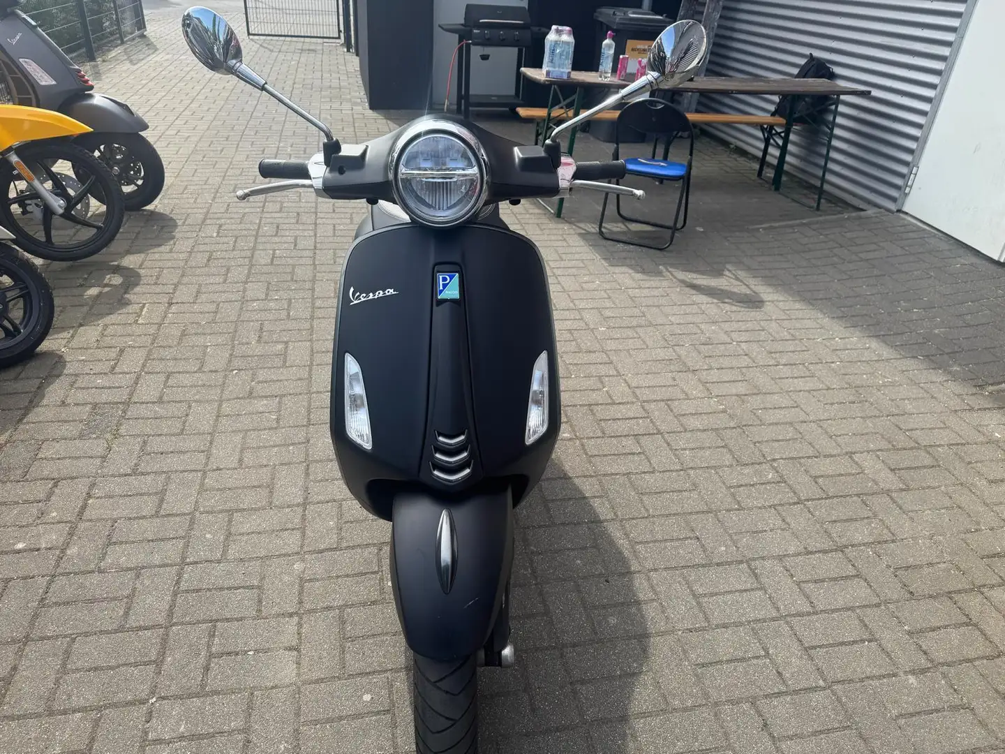 Vespa Primavera S 50 SPORT LED USB MATT Schwarz - 1