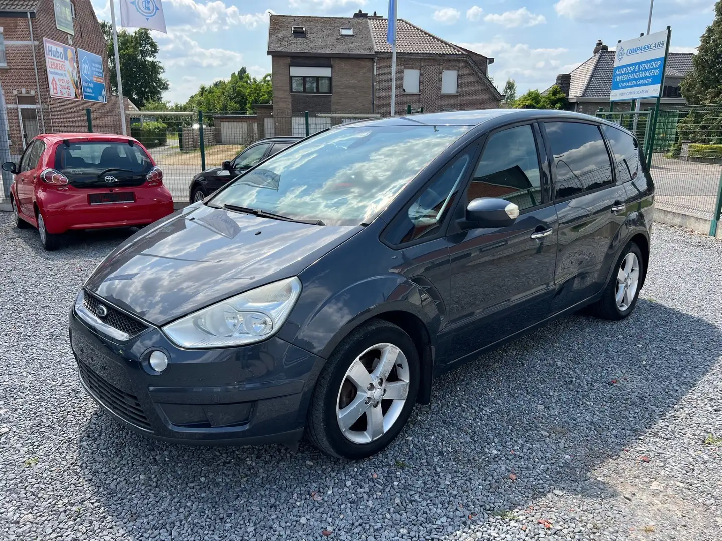 Ford S-Max 1.8 tdci, 125 pk, 7-plaats, navi, leder Grijs - 1