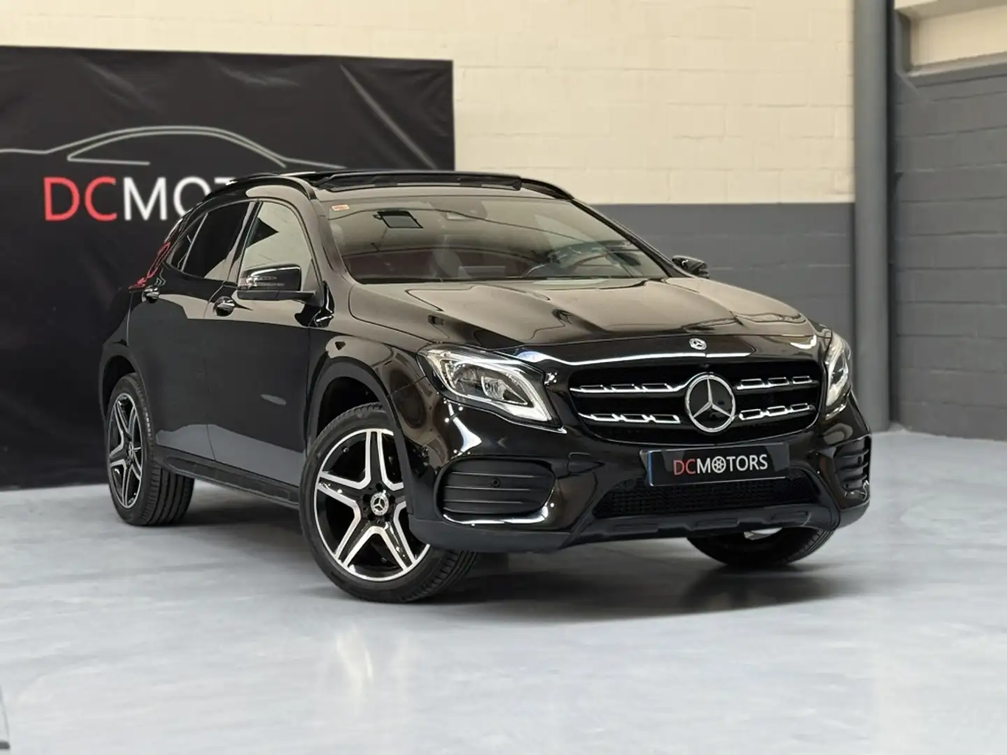 Mercedes-Benz GLA 250 AMG Line 4Matic 7G-DCT Negro - 2