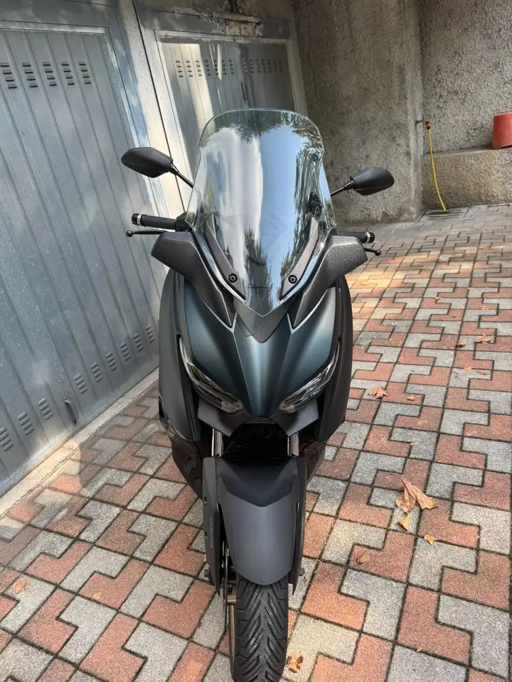 Yamaha X-Max 300